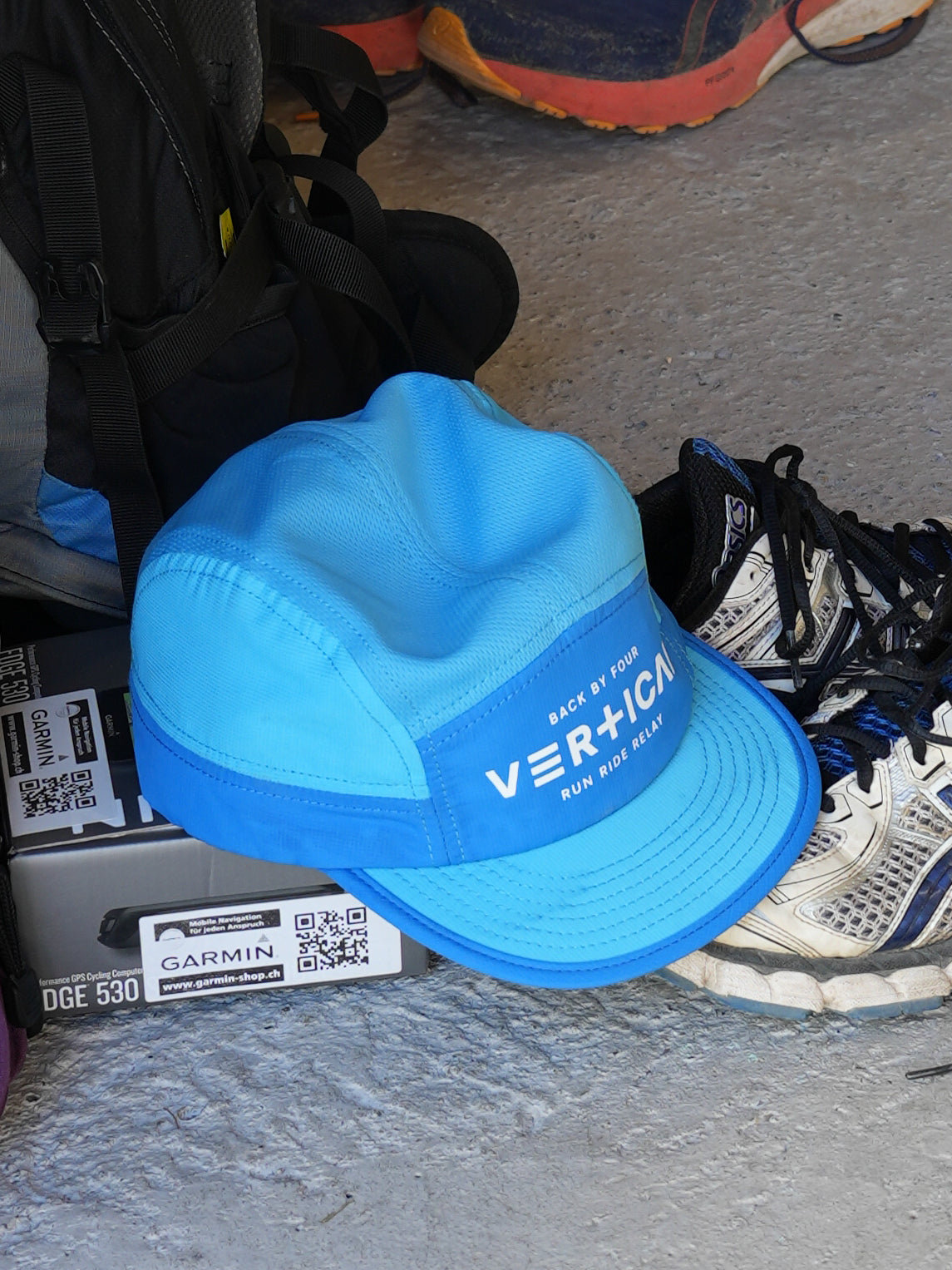 Vertical Brevet Back By Four Running Cap